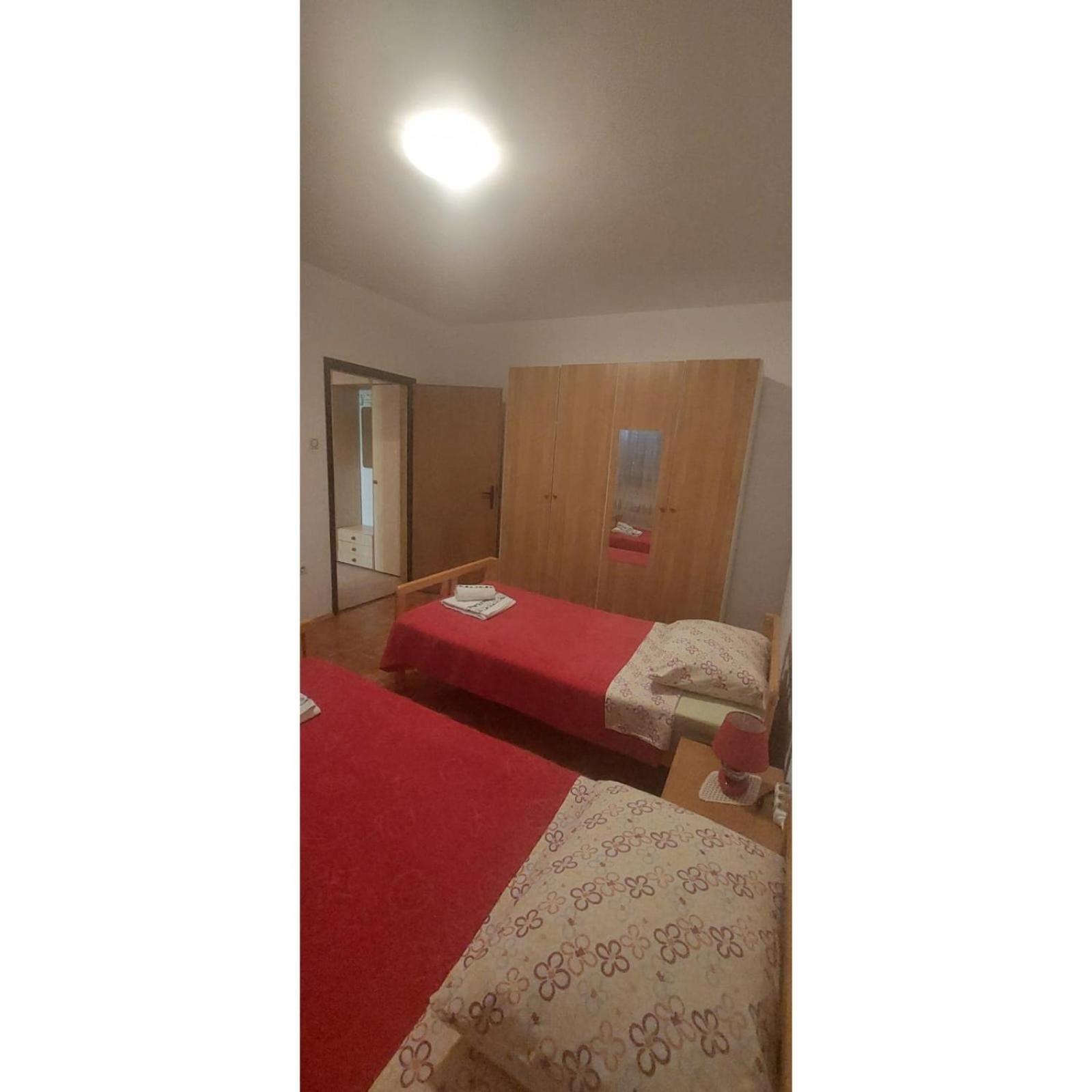 Apartman Dino Roč Eksteriør billede