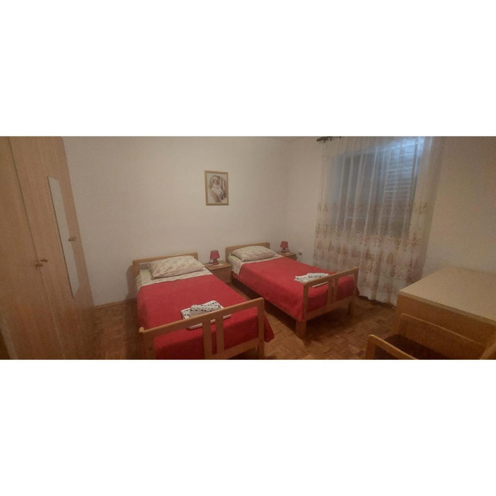 Apartman Dino Roč Eksteriør billede